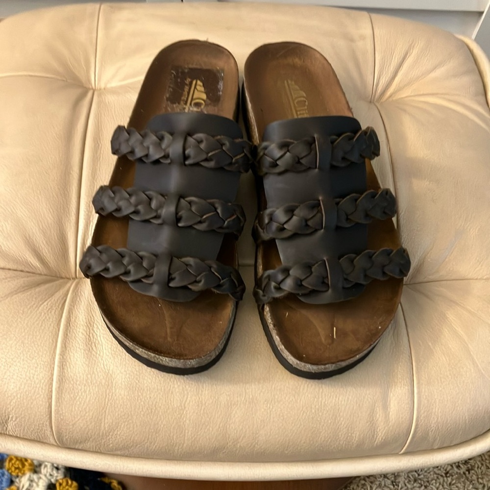 Women’s sandals